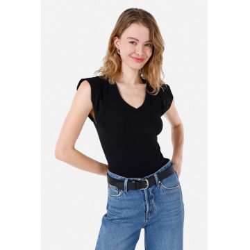Tricou striat cu decolteu in V
