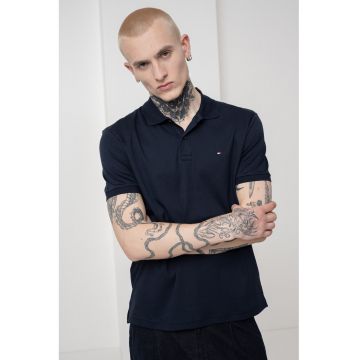 Tricou polo cu logo discret