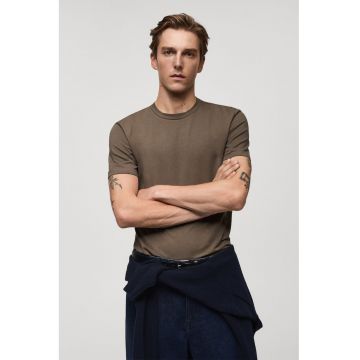 Tricou slim-fit