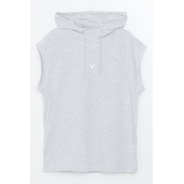 Tricou fara maneci cu gluga