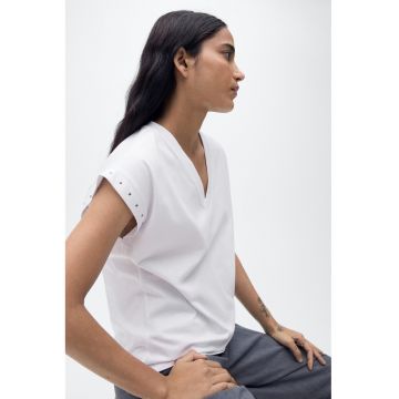 Tricou lejer cu decolteu in V