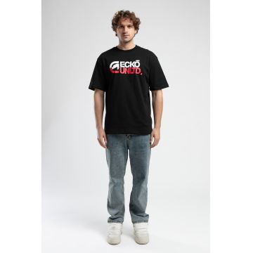 Tricou cu decolteu la baza gatului si imprimeu logo
