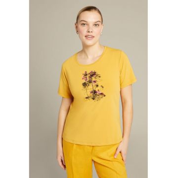 Tricou cu decolteu la baza gatului si imprimeu grafic