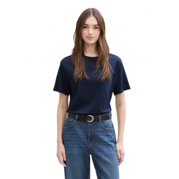 Tricou cu maneci cazute si decolteu la baza gatului