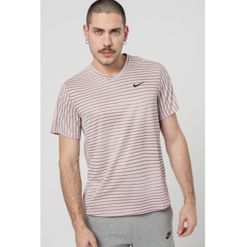 Tricou cu tehnologie Dri-Fit si model in dungi - pentru tenis
