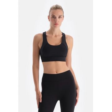 Bustiera cu decolteu rotund si model uni