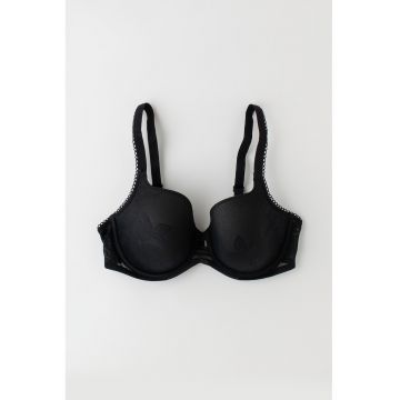 Sutien cu burete subtire si strat exterior de plasa