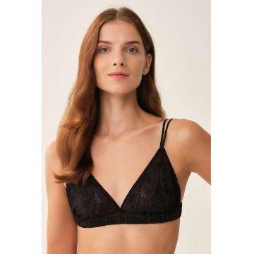 Sutien triunghiular de dantela cu bretele ajustabile