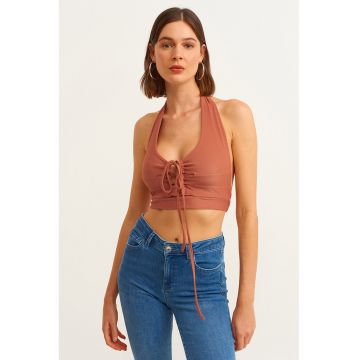 Top crop uni cu model halter