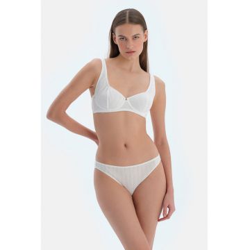 Sutien cu sustinere metalica si bretele ajustabile