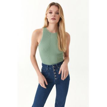 Top crop cu model uni