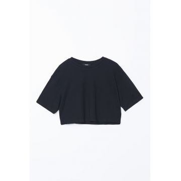 Tricou crop cu decolteu la baza gatului