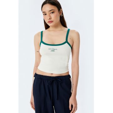 Top crop cu decolteu patrat