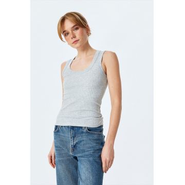 Top cu aspect striat