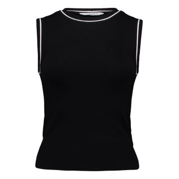 Top slim fit cu decolteu la baza gatului si aspect striat