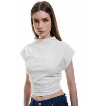 Tricou crop cu guler scurt