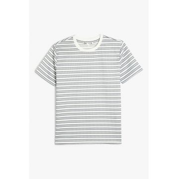 Tricou cu decolteu la baza gatului si imprimeu in dungi