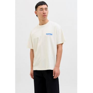 Tricou cu decolteu la baza gatului si imprimeu pe partea din spate