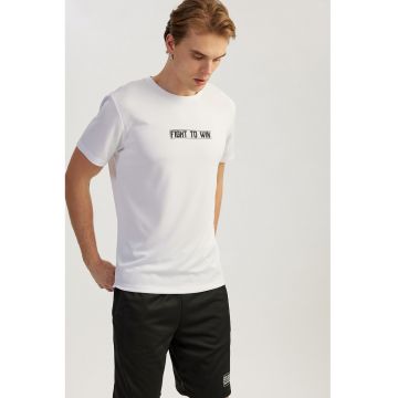 Tricou cu decolteu la baza gatului si imprimeu text