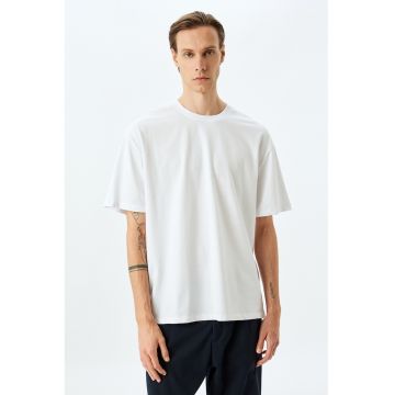 Tricou cu decolteu la baza gatului si maneci cazute
