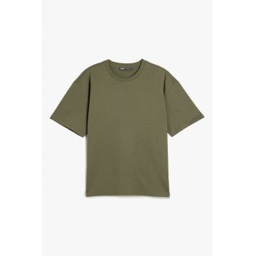 Tricou cu decolteu la baza gatului si maneci cazute