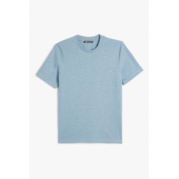 Tricou cu decolteu la baza gatului si model uni