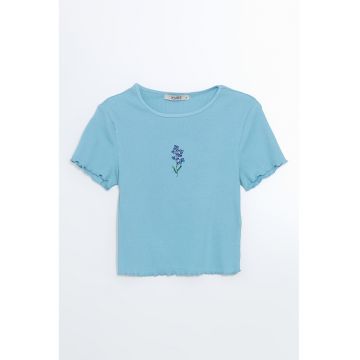 Tricou cu detaliu brodat