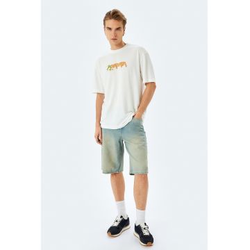 Tricou cu detaliu pe piept