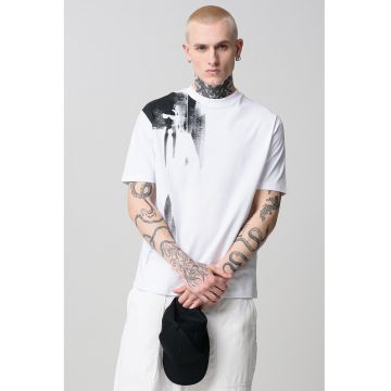 Tricou cu imprimeu grafic