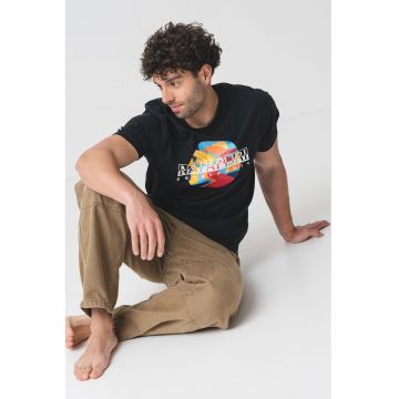 Tricou cu imprimeu grafic si logo