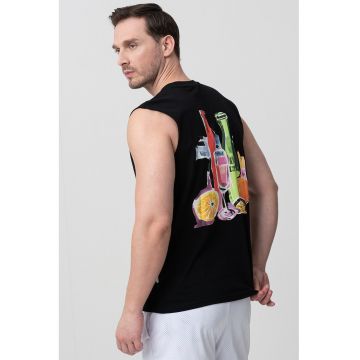 Tricou fara maneci cu model grafic pe spate