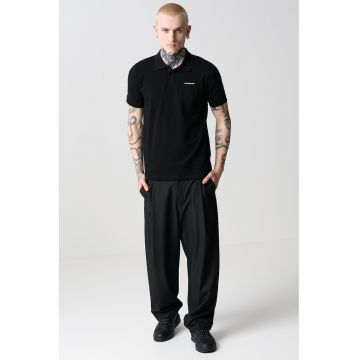Tricou polo cu logo discret