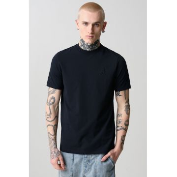 Tricou uni cu decolteu la baza gatului