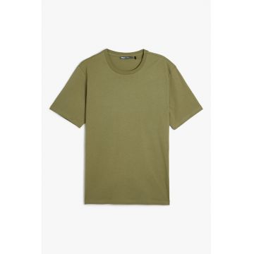 Tricou uni cu decolteu la baza gatului