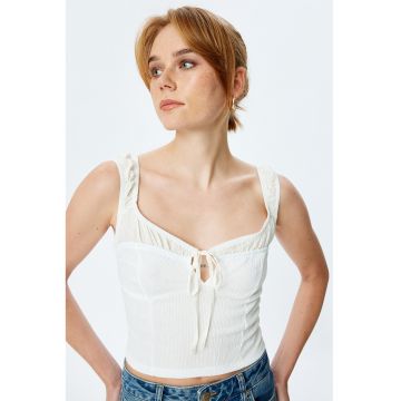 Top crop cu decolteu patrat