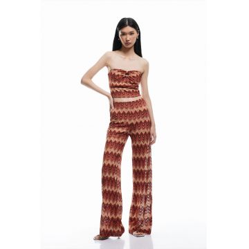 Top crop cu model grafic