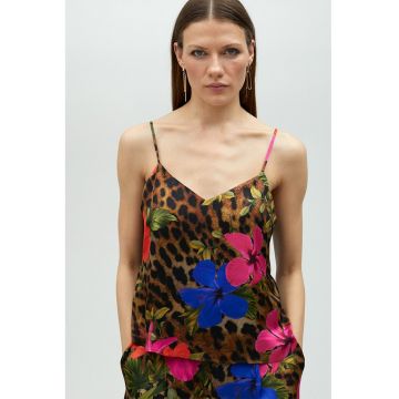 Top cu animal print si model floral