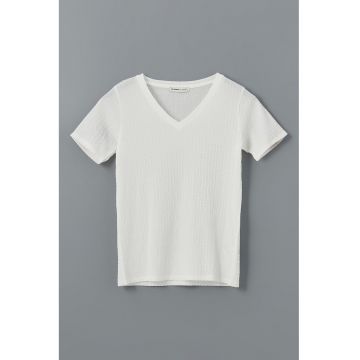 Tricou cu decolteu in V