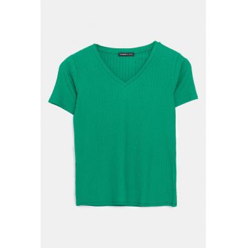 Tricou cu decolteu in V