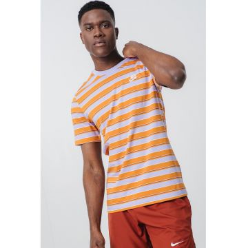 Tricou cu decolteu la baza gatului in dungi