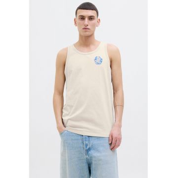 Tricou cu decolteu la baza gatului si detaliu cu imprimeu