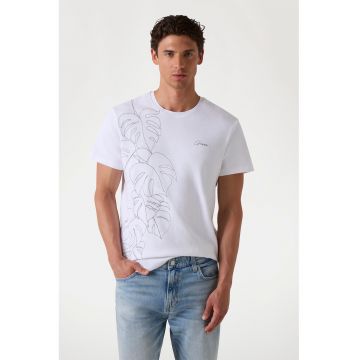 Tricou cu decolteu la baza gatului si imprimeu grafic