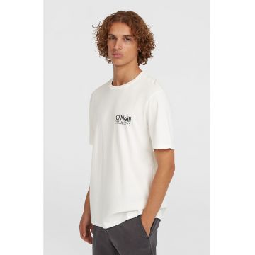 Tricou cu decolteu la baza gatului si logo pe piept