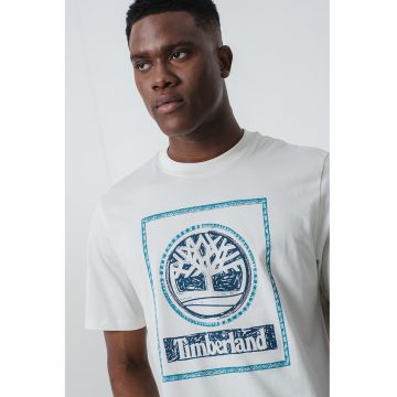 Tricou cu logo si decolteu la baza gatului