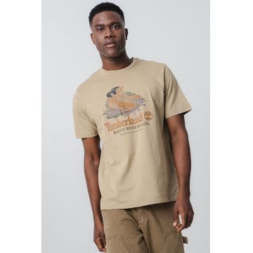 Tricou cu logo si decolteu la baza gatului