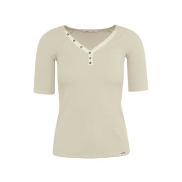 Tricou cu nasturi decorativi si maneci raglan