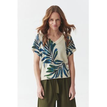 Tricou tricotat cu decolteu in V si model