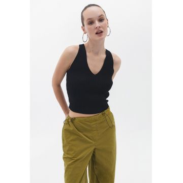 Top crop cu decolteu in V Villetve