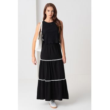 Top crop cu decolteu rotund