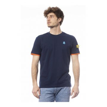 Tricou cambrat cu decolteu la baz gatului